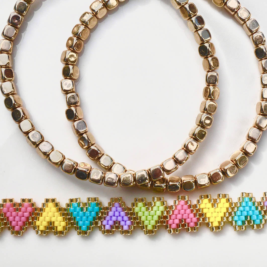 Trio de bracelets femme dorés et chevron perles colorées style gourmand pastel – bijou chic et tendance