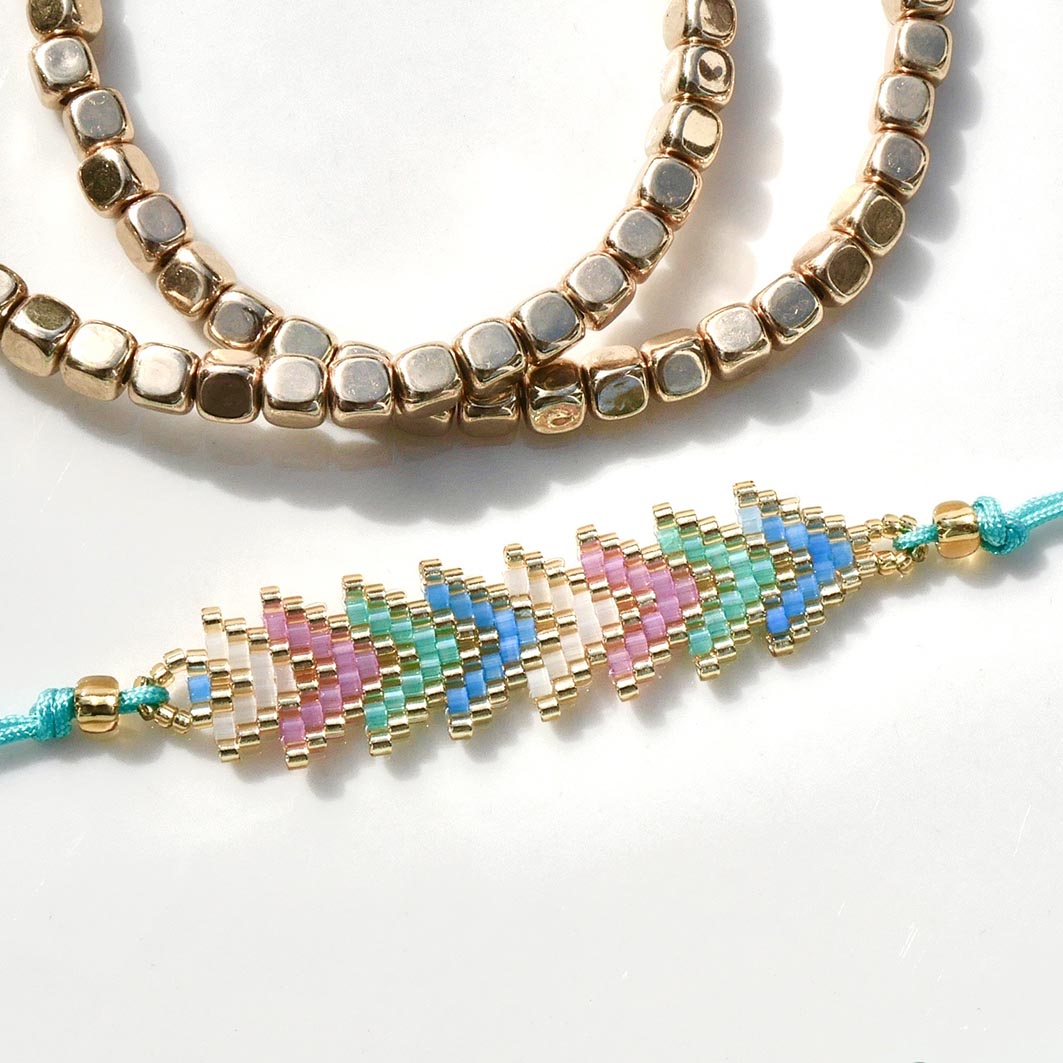 Trio de bracelets femme dorés et chevron pastel lumineux – bijou chic et tendance Dreamy Beam