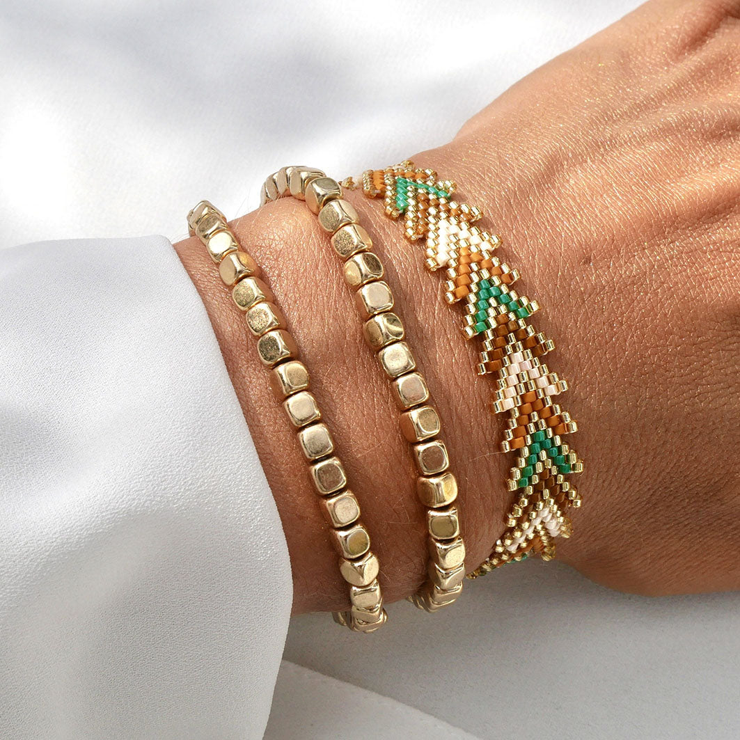 Bracelets dorés avec chevron perles vertes et dorées – set Boho Jungle Hymaya