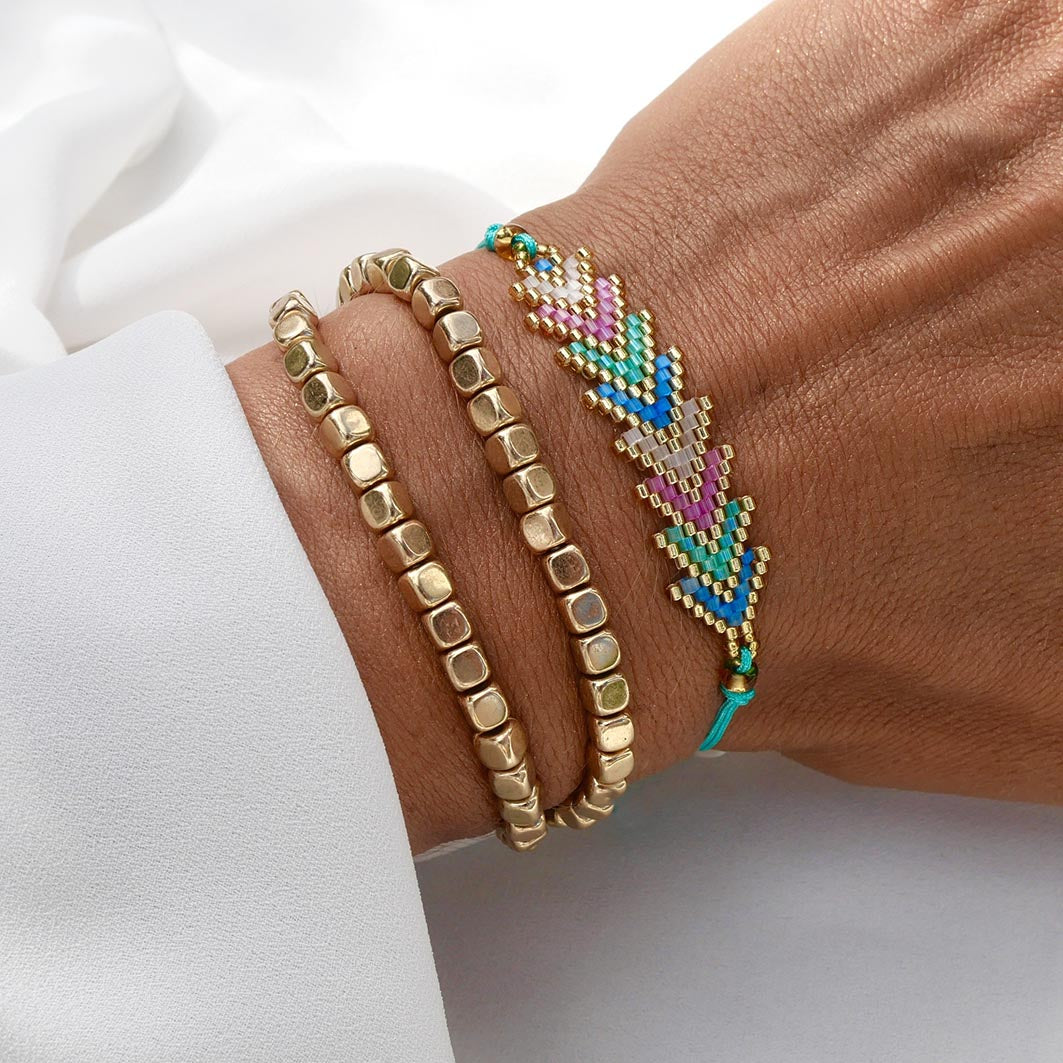 Set de bracelets Dreamy Beam en hématite dorée et chevron turquoise, rose et doré – bijoux bohèmes femme