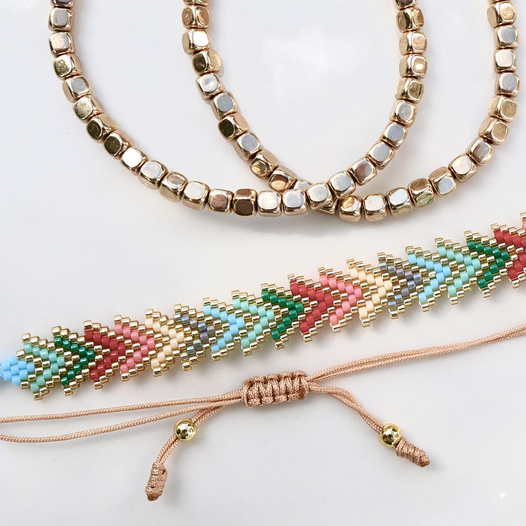 Trio de bracelets femme dorés et chevron pastel lumineux – bijou chic et tendance Fairy Glow