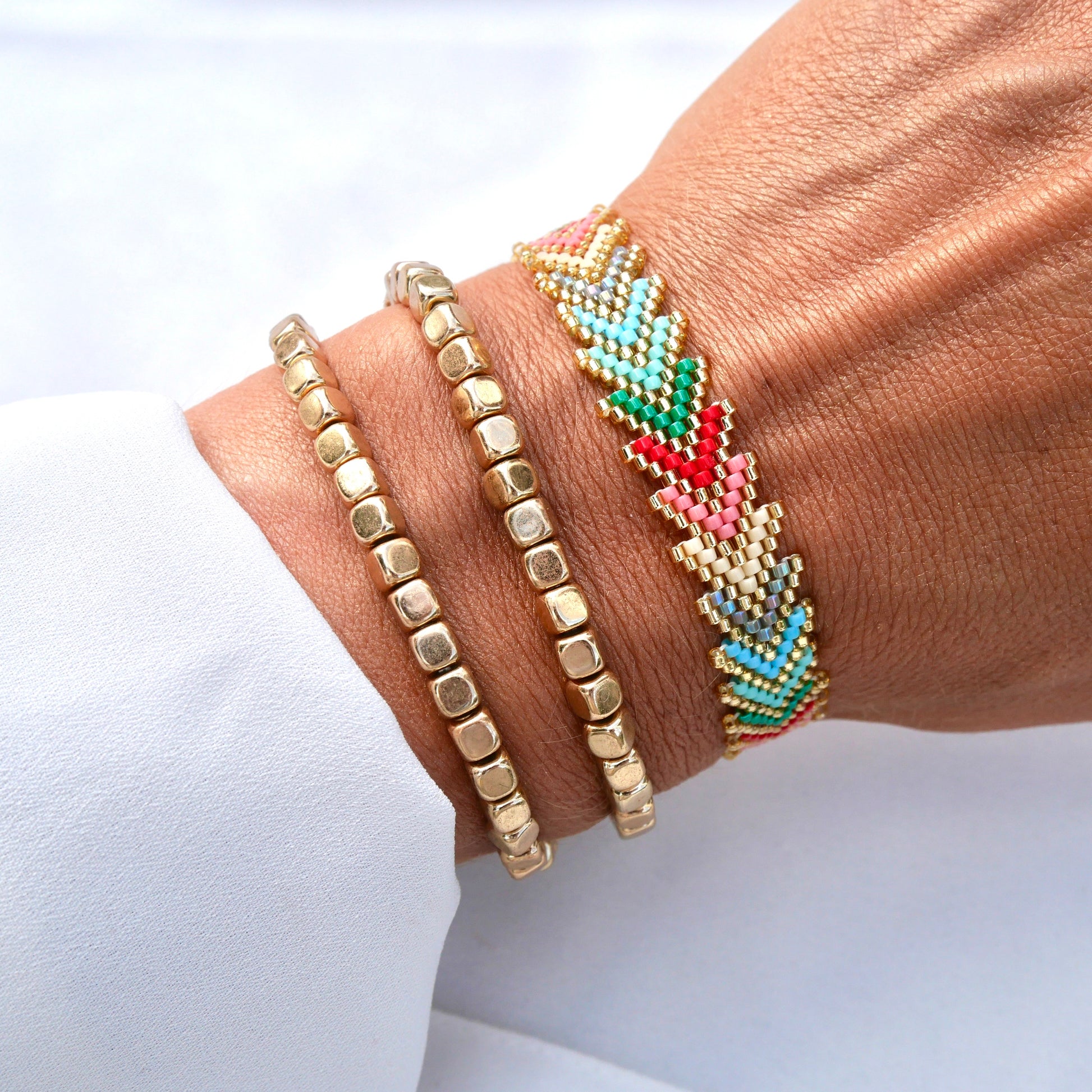 Bracelets dorés avec chevron perles colorées style féerique – set Fairy Glow Hymaya