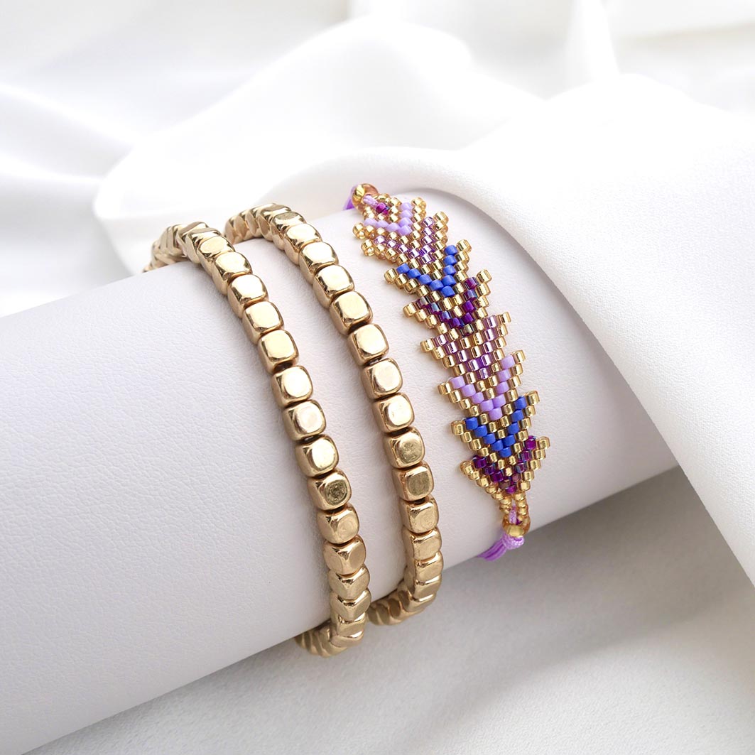 Bracelets dorés avec chevron violet, bleu et rose Purple Glow