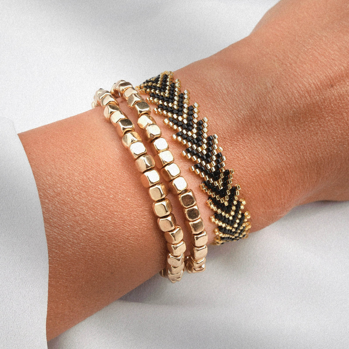 midnight-glow-bracelets-dores-hematite-hymaya.jpg
