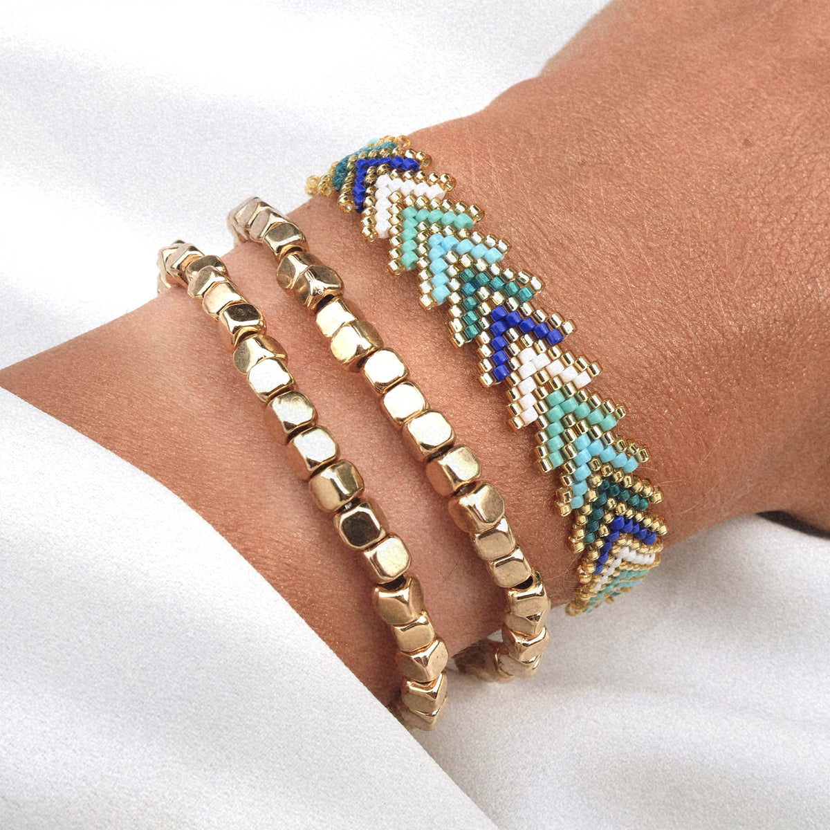 ocean-vibes-bracelets-dores-hematite-turquoise-hymaya.jpg