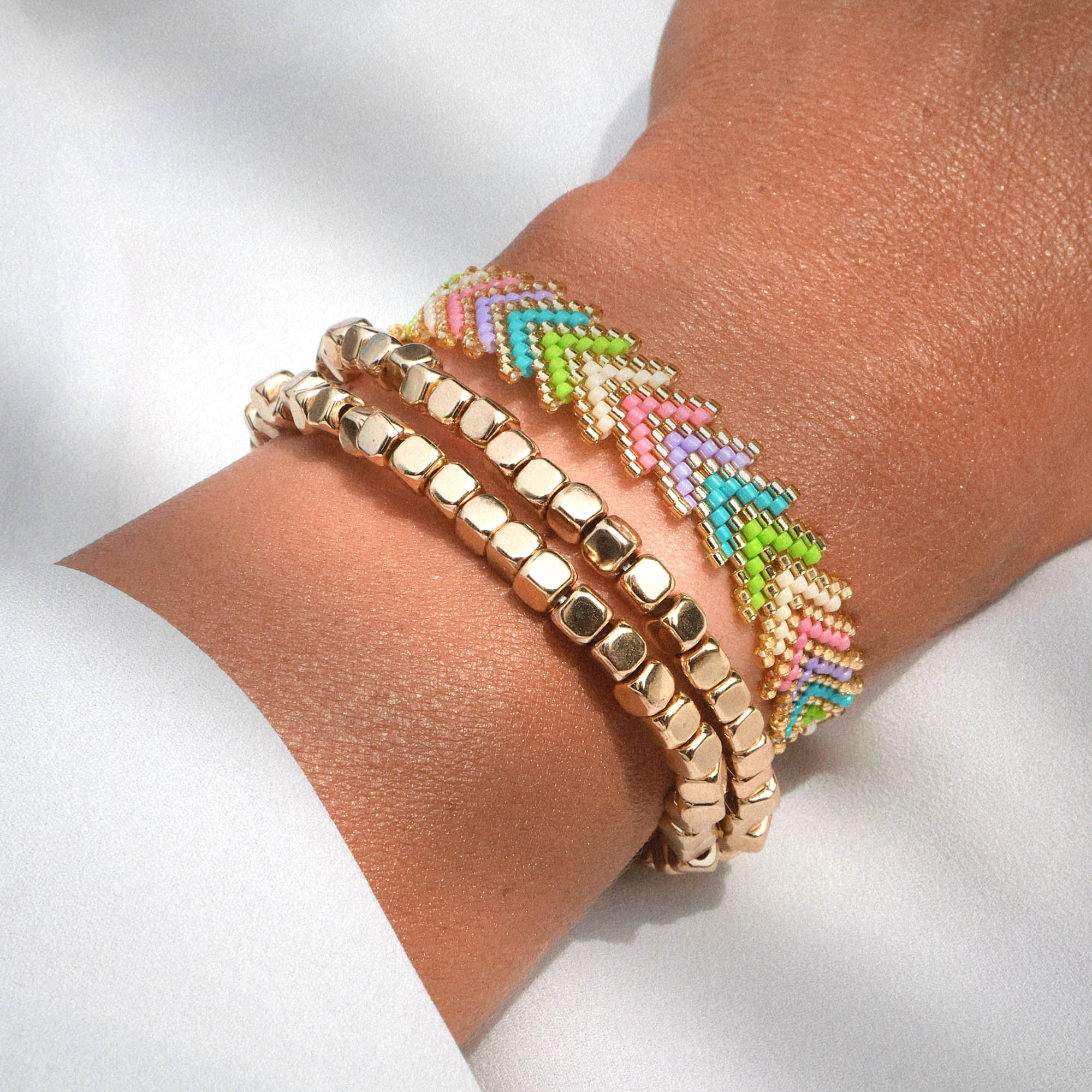 pastel-mood-bracelets-dores-hematite-colorés-hymaya.jpg