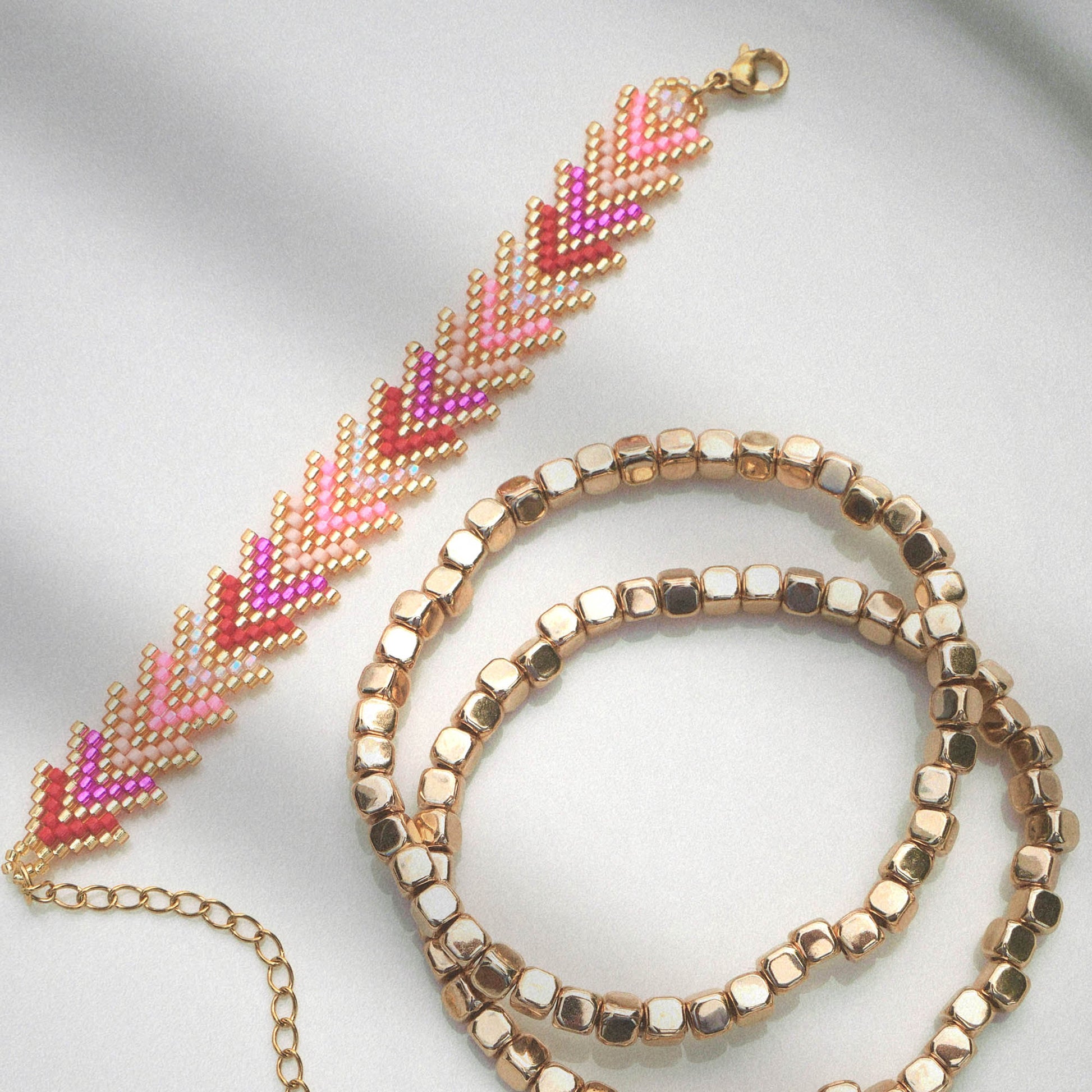 sunset-boho-bracelets-dores-hematite-hymaya.jpg